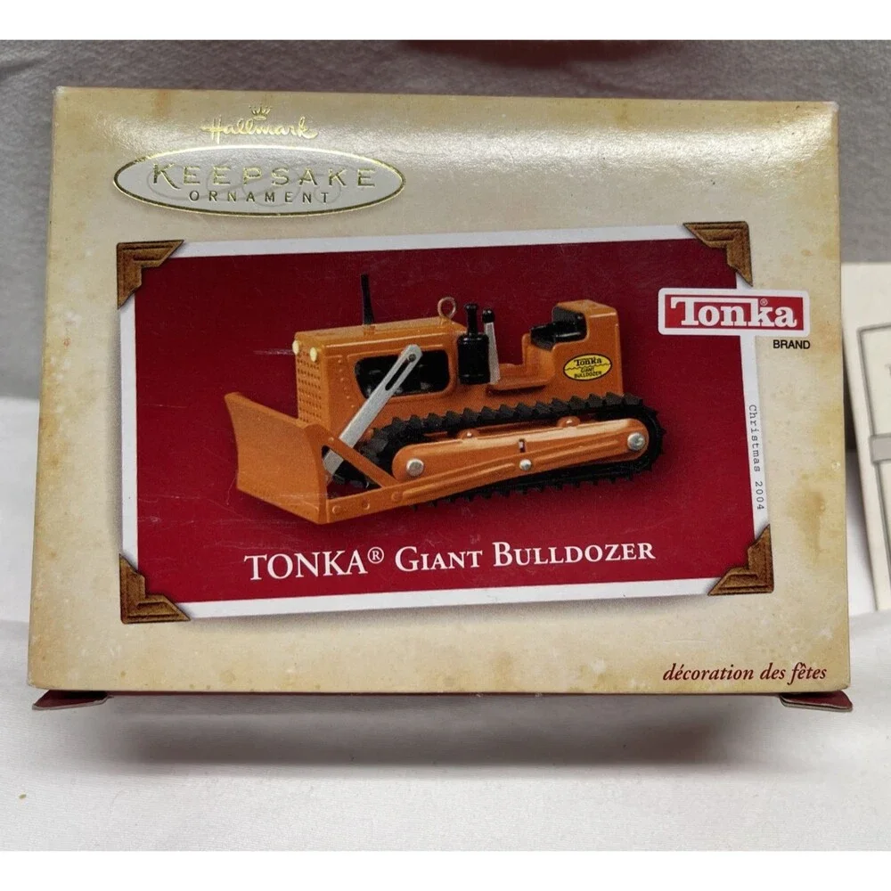 2004 Hasbro Hallmark Keepsake Tonka Giant Bulldozer Ornament Christmas Tree NIB